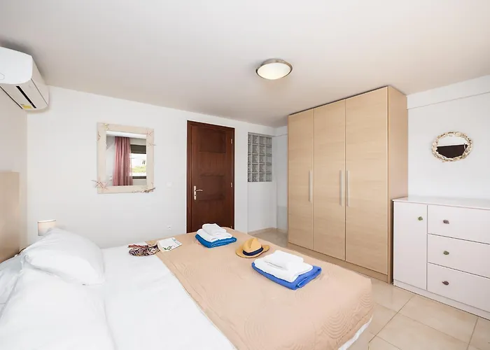 Blue Wave Tessera Villa Gennadi